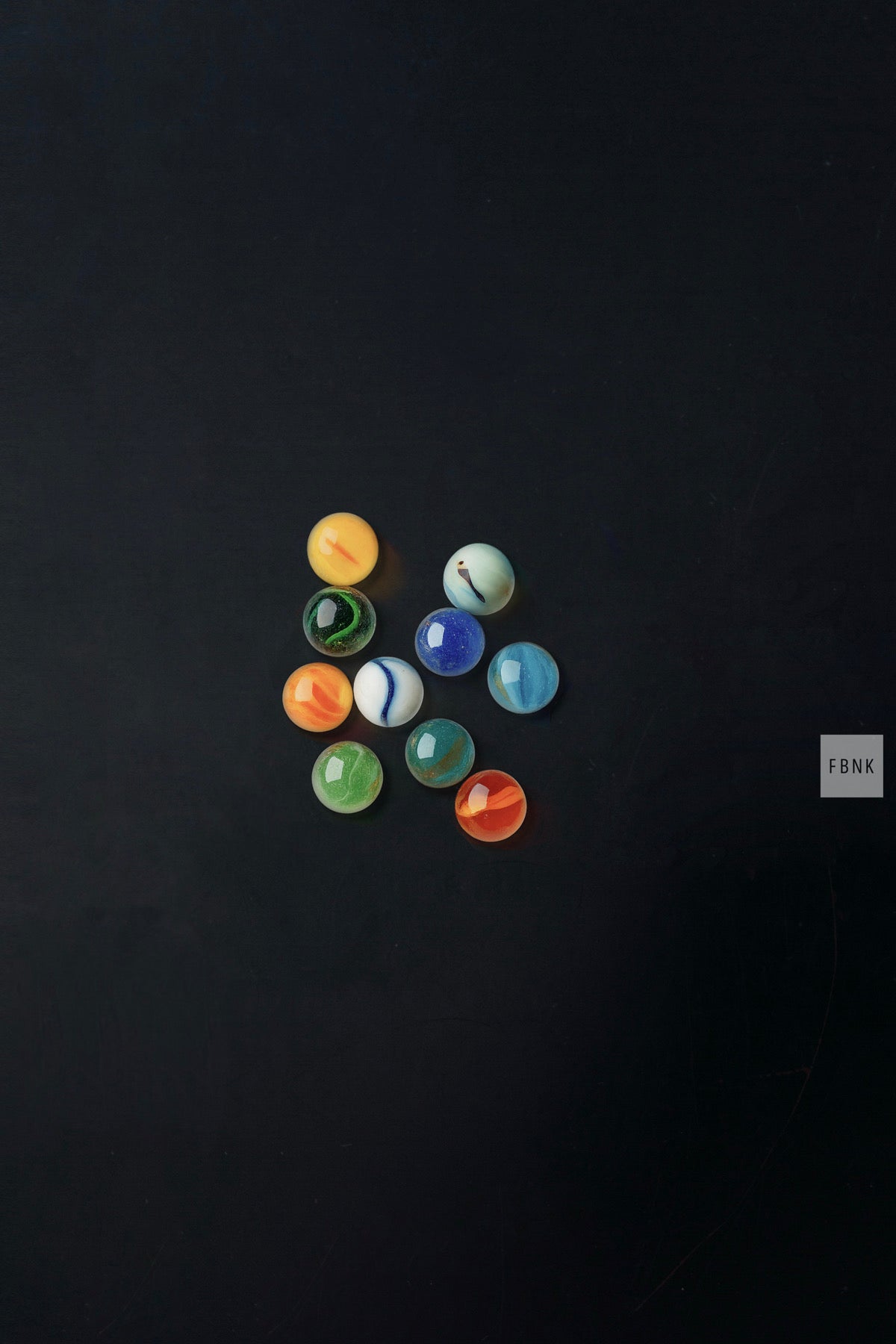 Magnetische Wandmurmelbahn – 10 Murmeln Lieferumfang