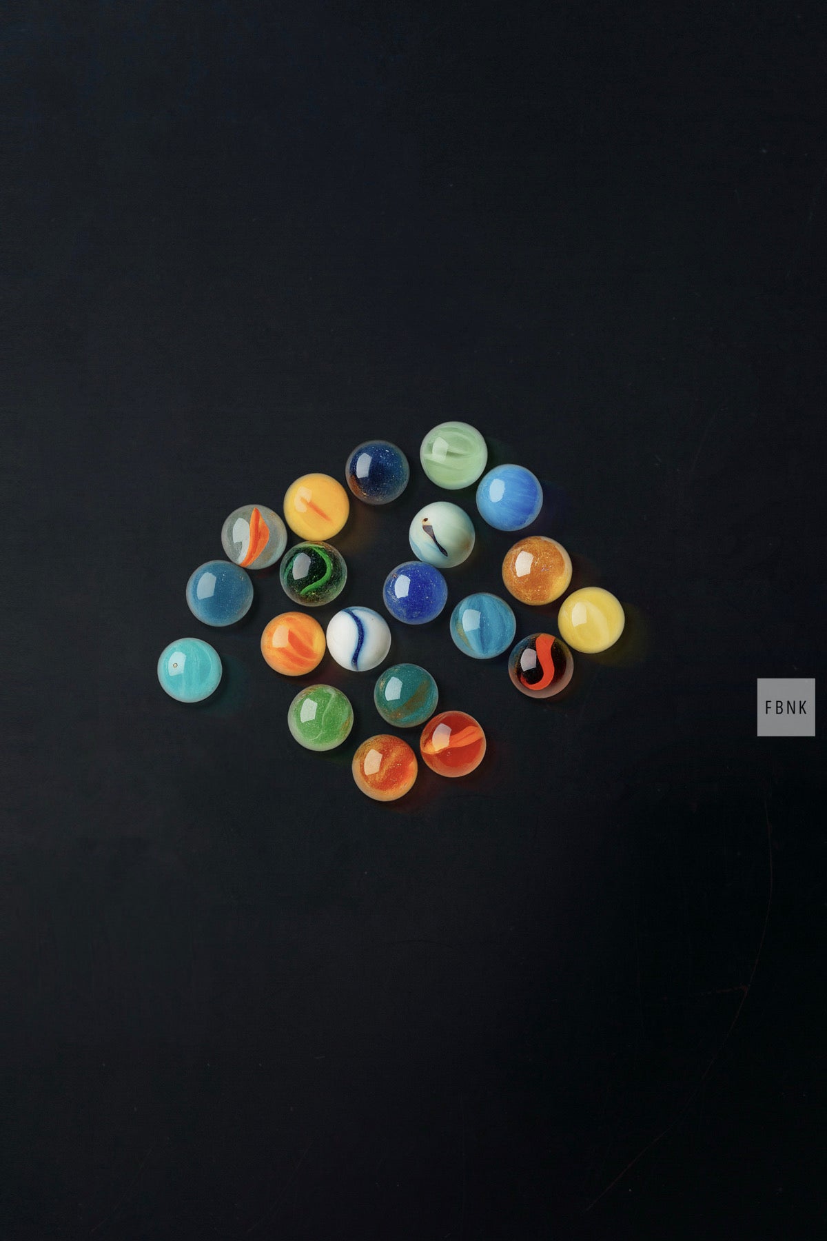 Magnetische Wandmurmelbahn – 20 Murmeln Lieferumfang