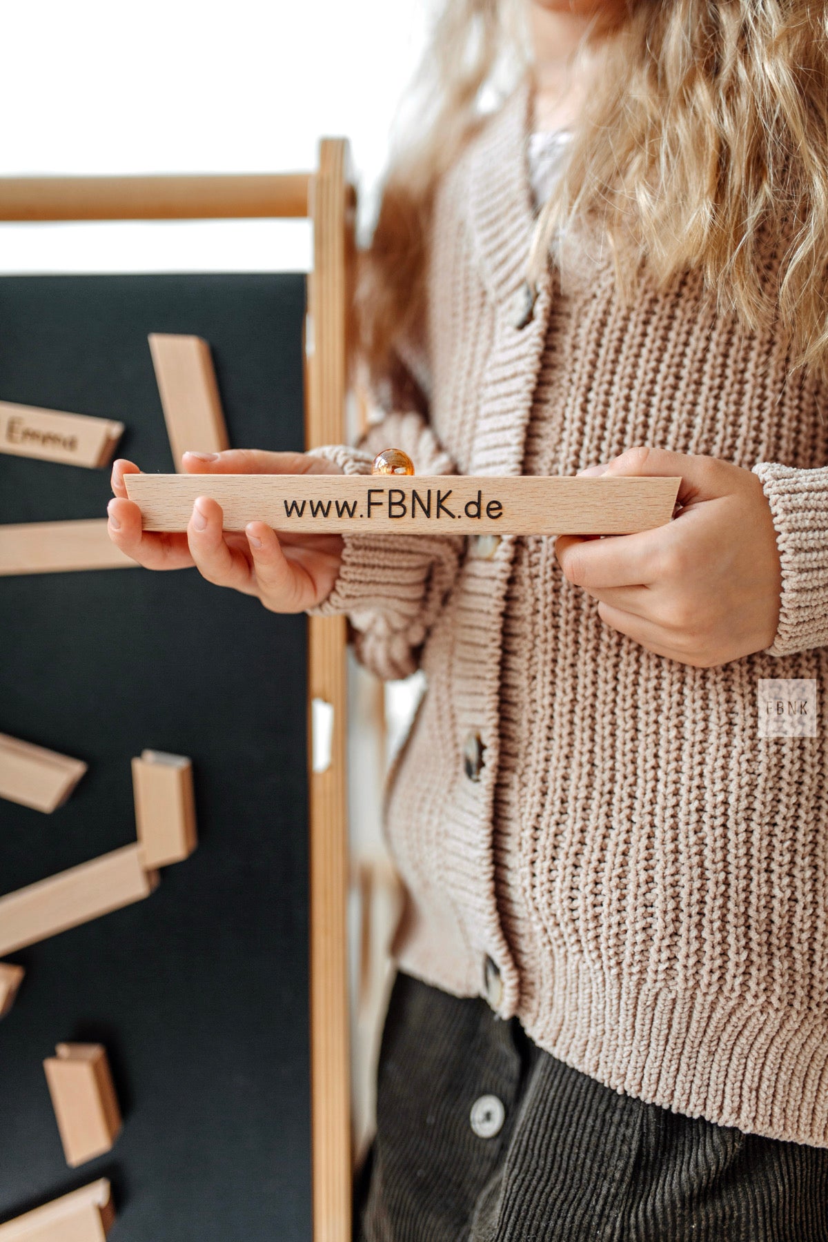 Magnetische Wandmurmelbahn – Personalisierte Schiene