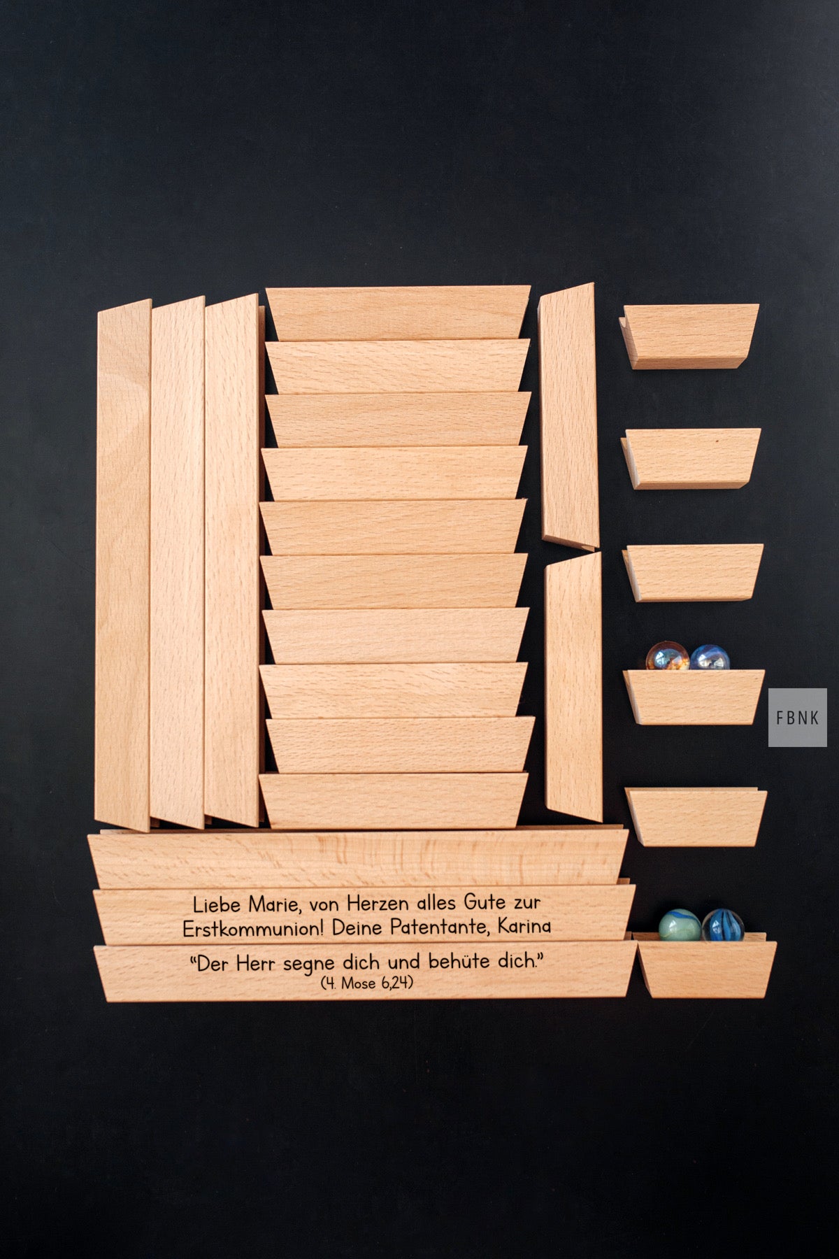 Magnetische Wandmurmelbahn – Set groß mit zwei personalisierten Schienen Lieferumfang