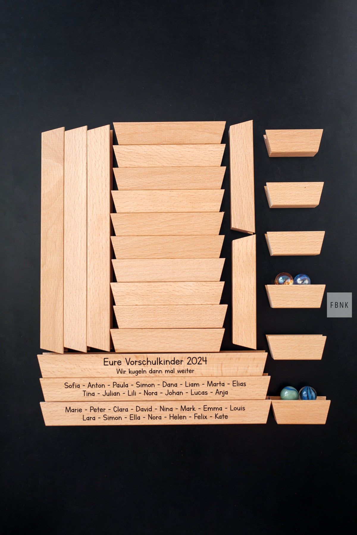 Magnetische Wandmurmelbahn – Set groß mit drei personalisierten Schienen Lieferumfang