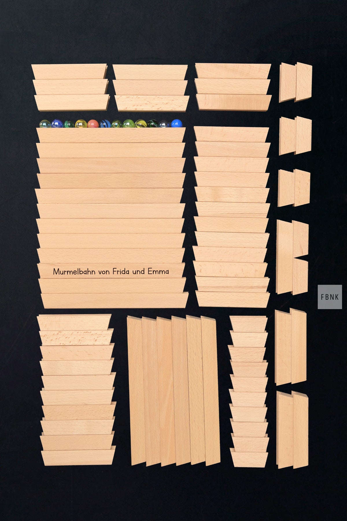 Magnetische Wandmurmelbahn – Set XL mit einer personalisierten Schiene Lieferumfang