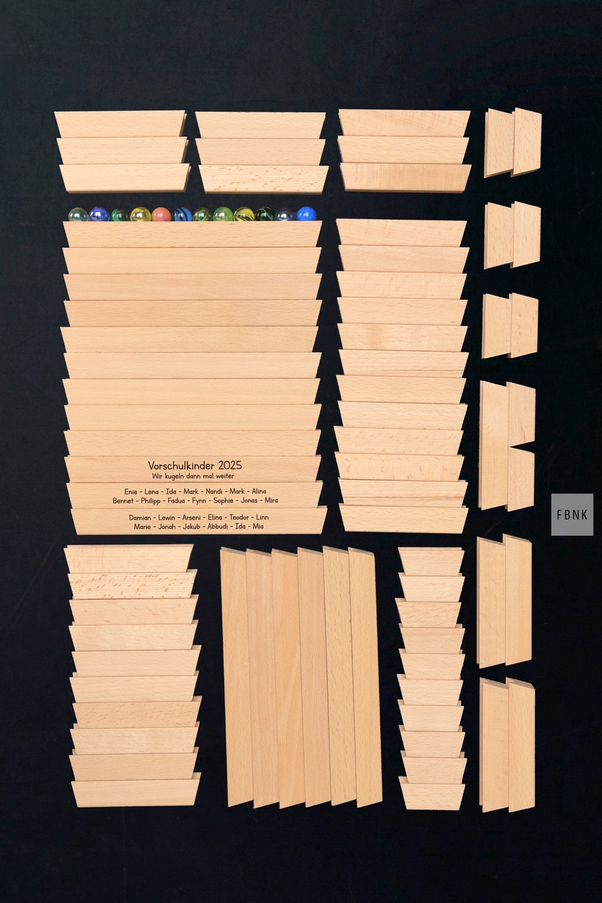 Magnetische Wandmurmelbahn – Set XL mit drei personalisierten Schienen Lieferumfang