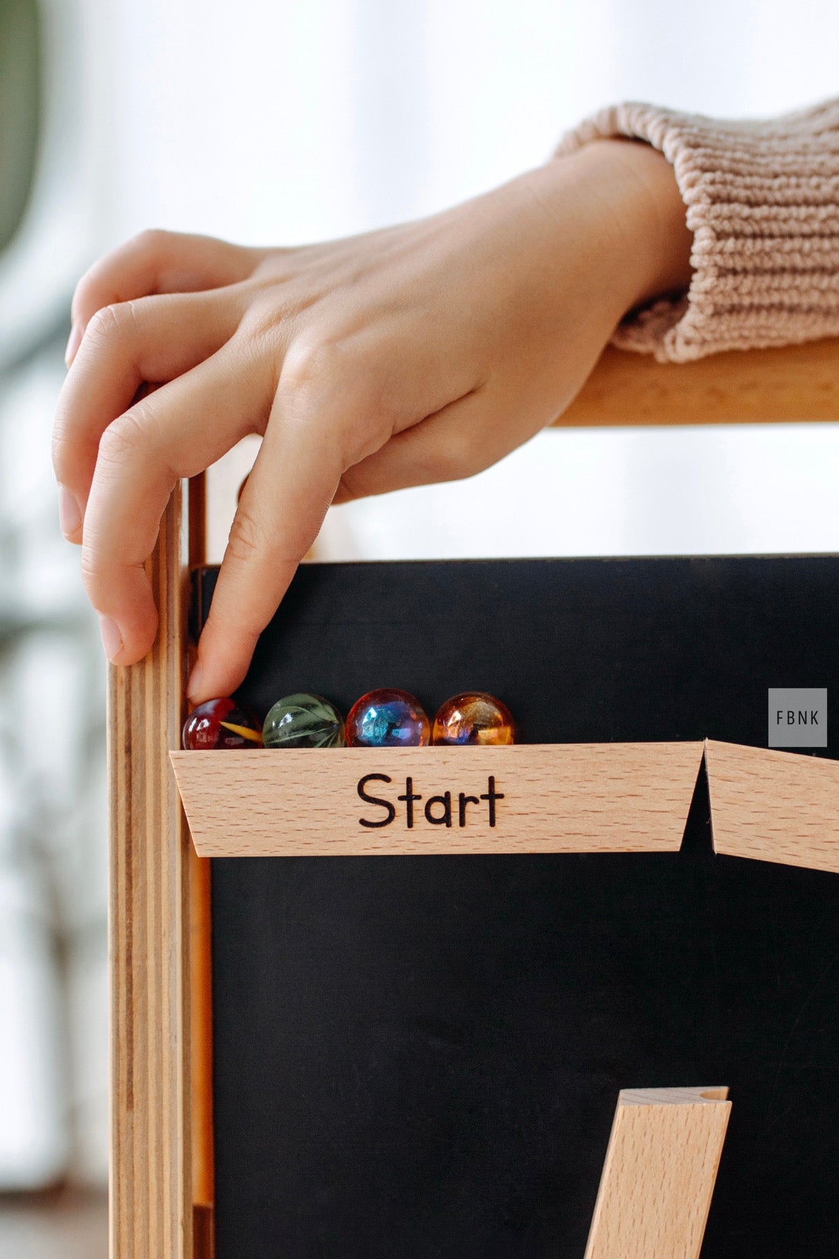 Magnetische Wandmurmelbahn – Start-Schiene