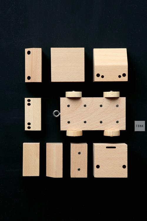 Magnetisches Spielzeugauto aus Holz Lieferumfang